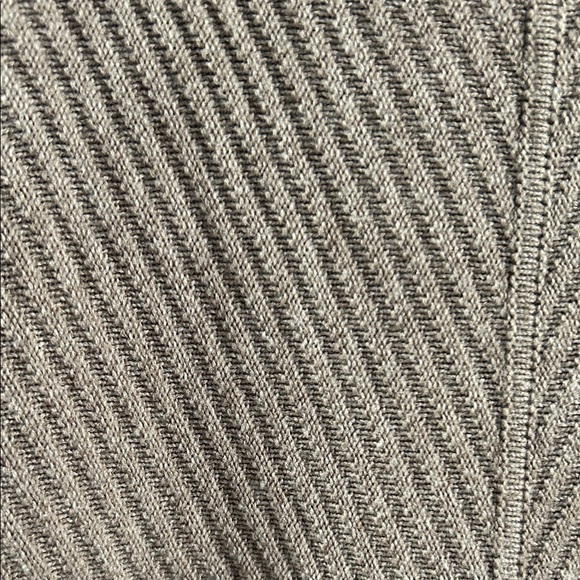 Cozy Ribbed Knit Sweater - Picture 3 of 4